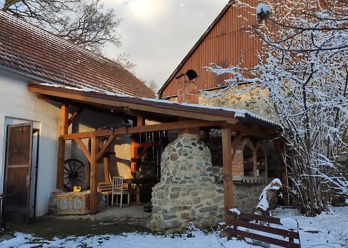 וילה Roubenka U Monince